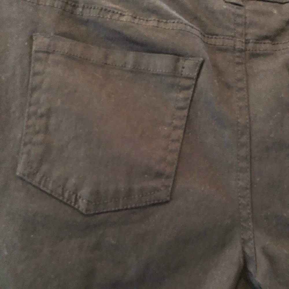 Shorts - Picture 6 of 7